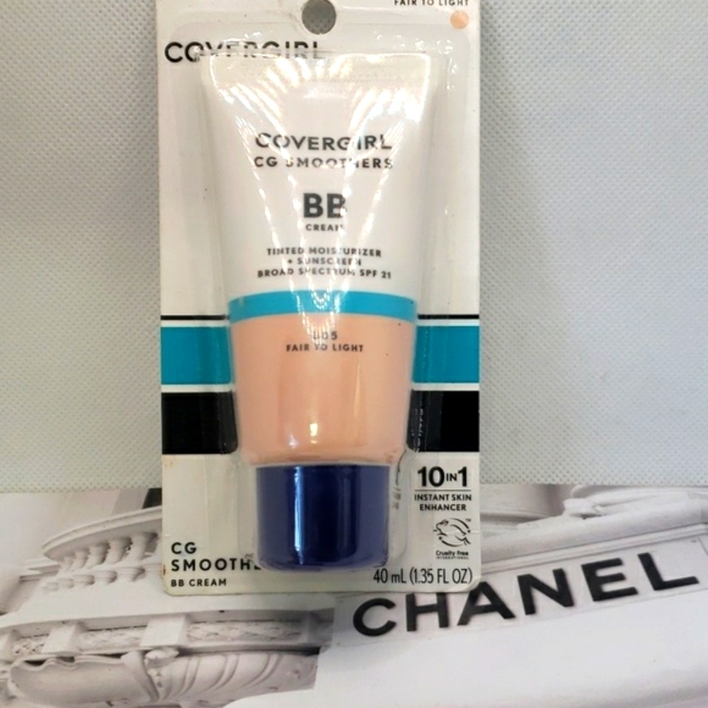 NWT Covergirl BB Cream Fair to Light Tinted Moisturizer Foundation - Picture 4 of 5